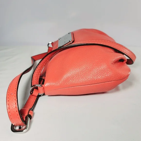 Marc Jacobs New York Classic Leather Crossbody bag. - Picture 9 of 14